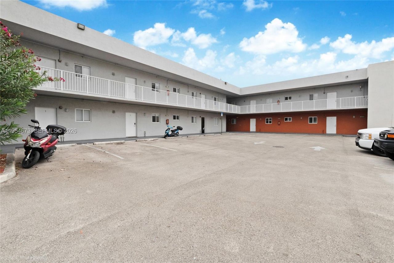 750 SW 2nd St , Miami, FL 33130 Photo