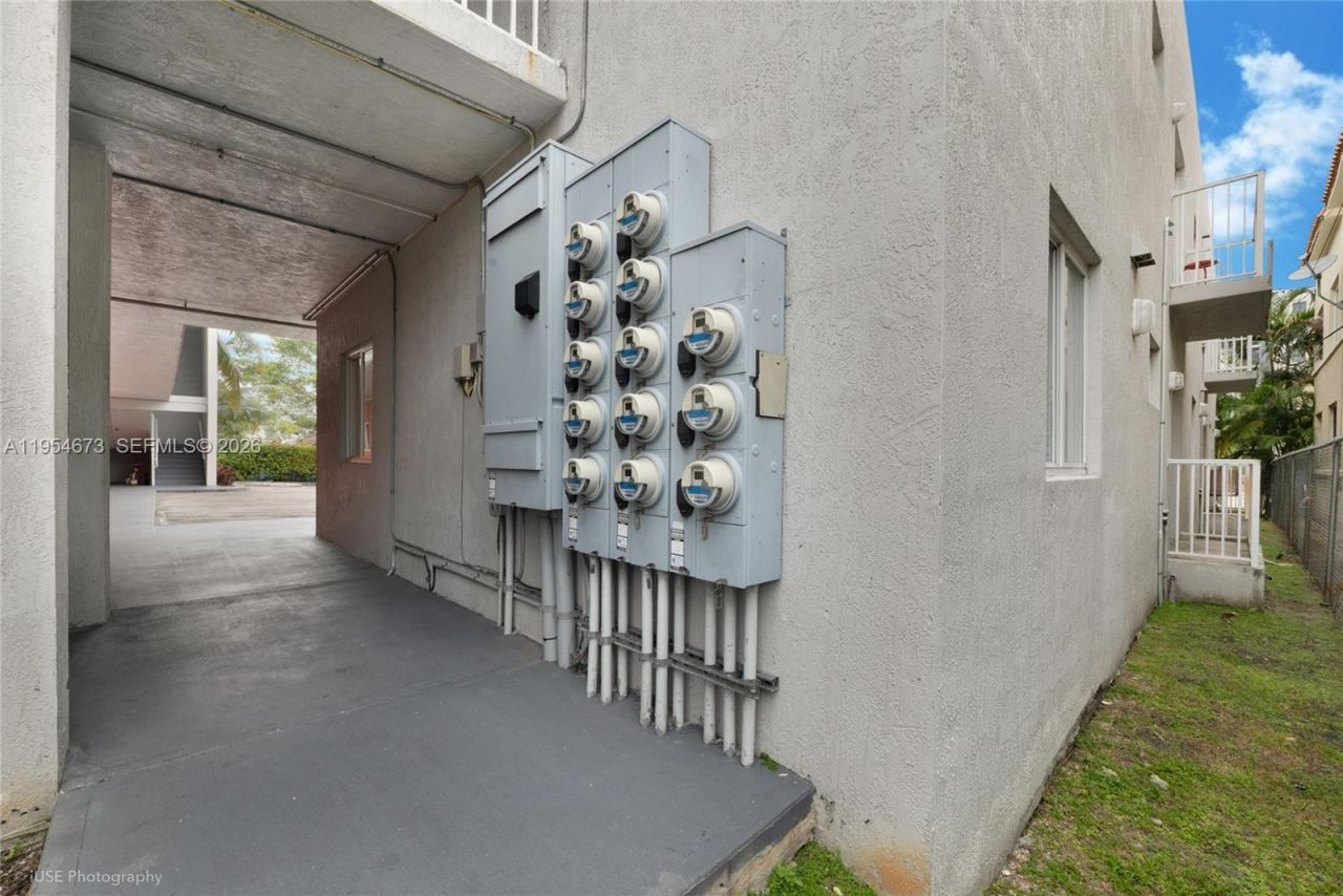 750 SW 2nd St, Miami, FL 33130 Photo