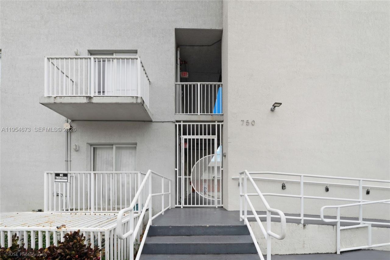 750 SW 2nd St , Miami, FL 33130 Photo