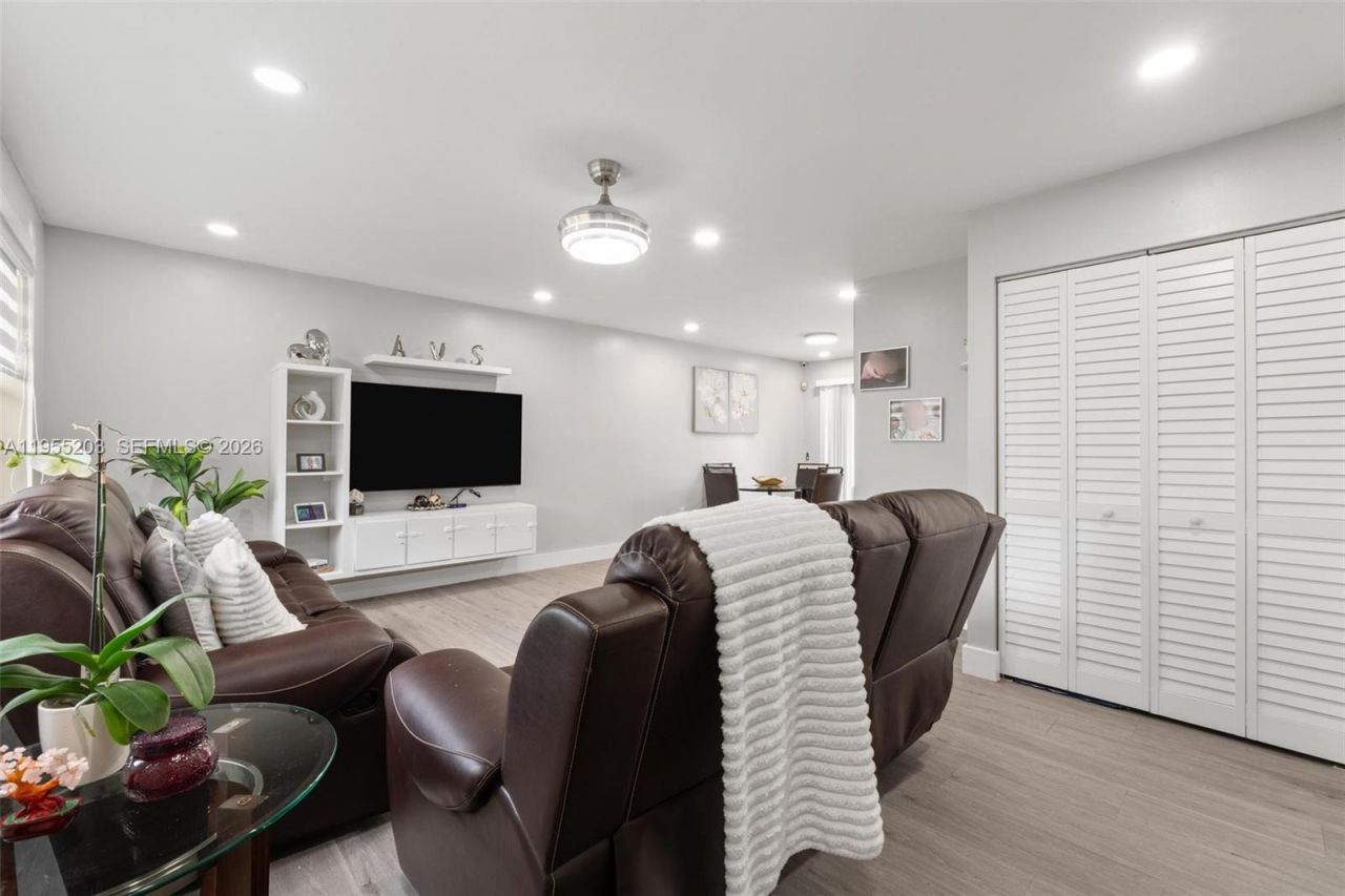 1366 Osprey Ct, Homestead, FL 33035 Photo