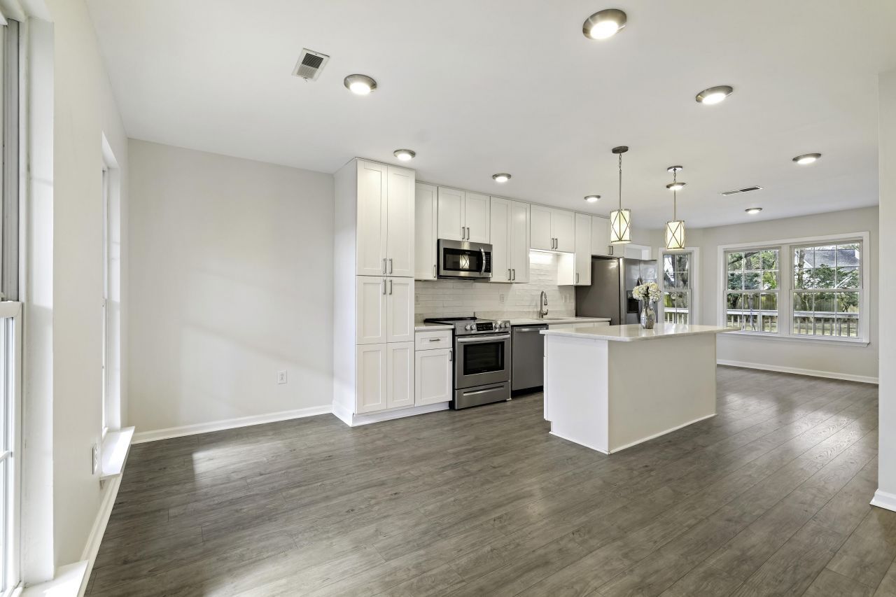 1536 Vantage Point Photo 2