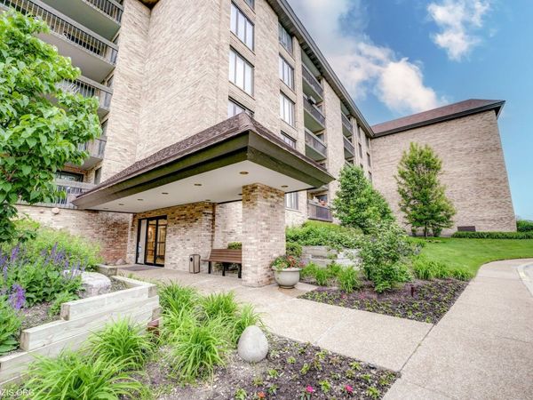 1621 Mission Hills Road, Unit 108, Northbrook, IL 60062