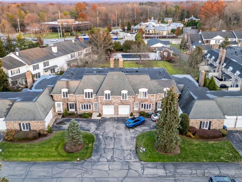 34116 Chagrin Boulevard, Unit 9103, Moreland Hills, OH 44022 Photo 1