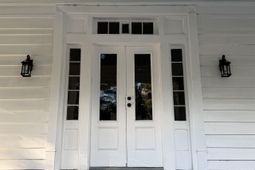 1217 Wichman Street photo 4