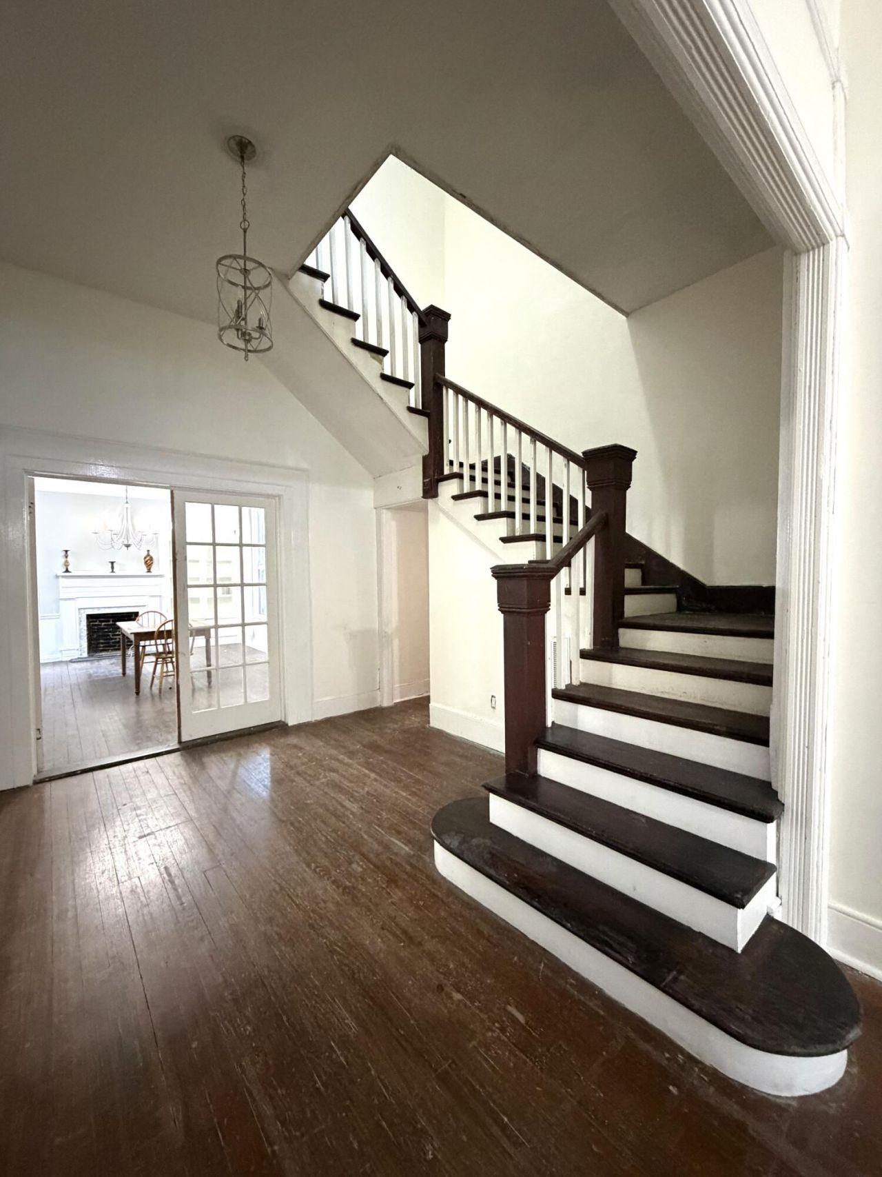 1217 Wichman Street Photo 8