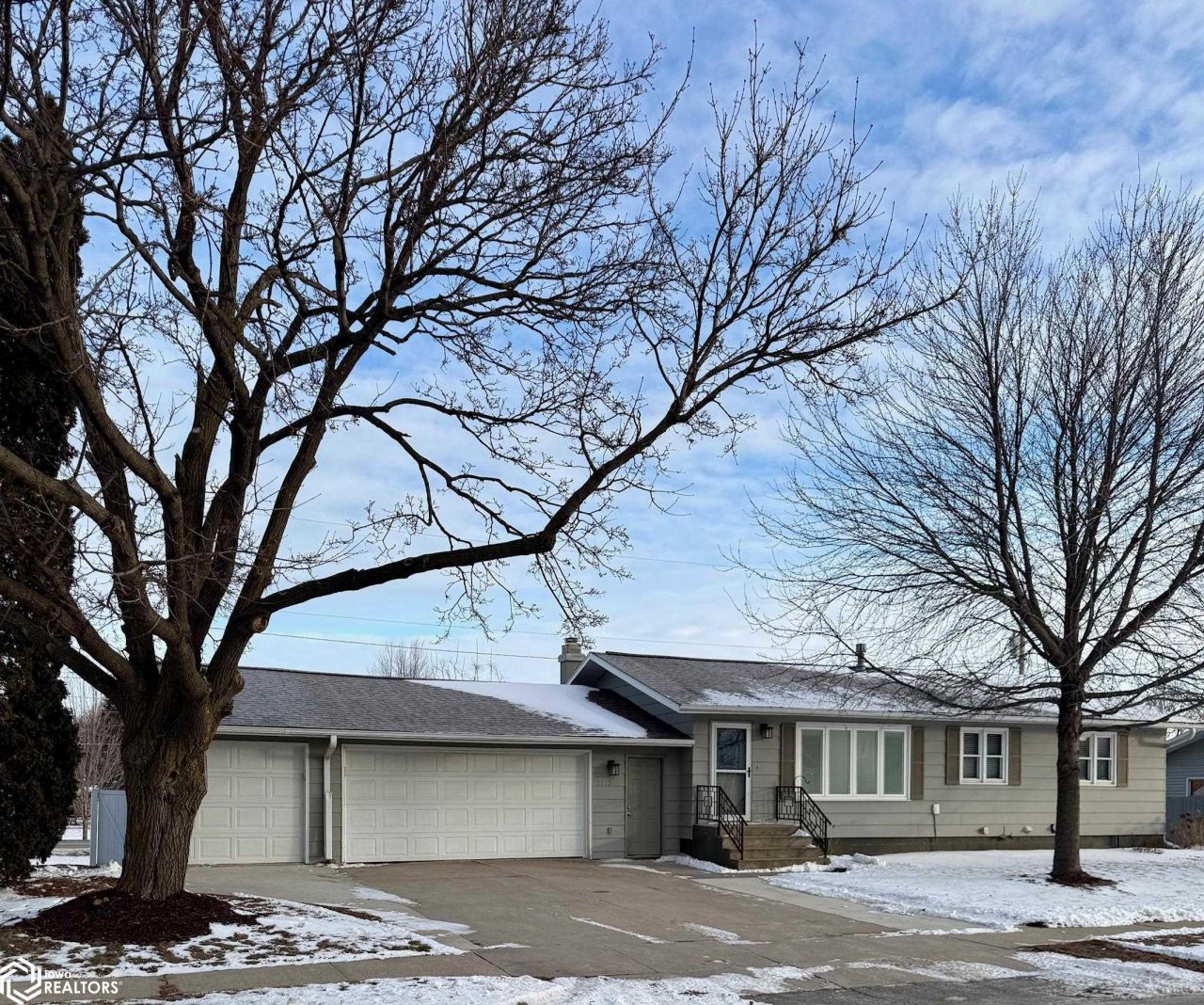 2512 Sunset Drive, Iowa Falls, IA 50126 Main Photo