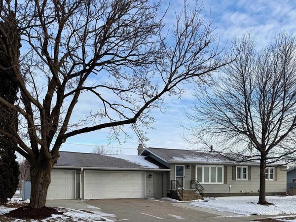 2512 Sunset Drive, Iowa Falls, IA 50126