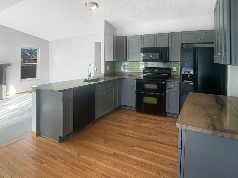 456 Saint Thomas Drive, Westerville, OH 43081 Photo 2