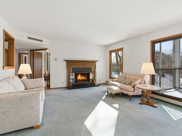 3030 Saint Albans Mill Road, Unit 213, Minnetonka, MN 55305