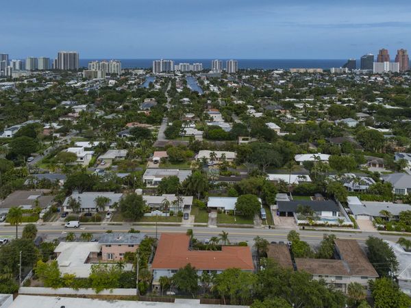 2725 Middle River Drive, Unit 11, Fort Lauderdale, FL 33306