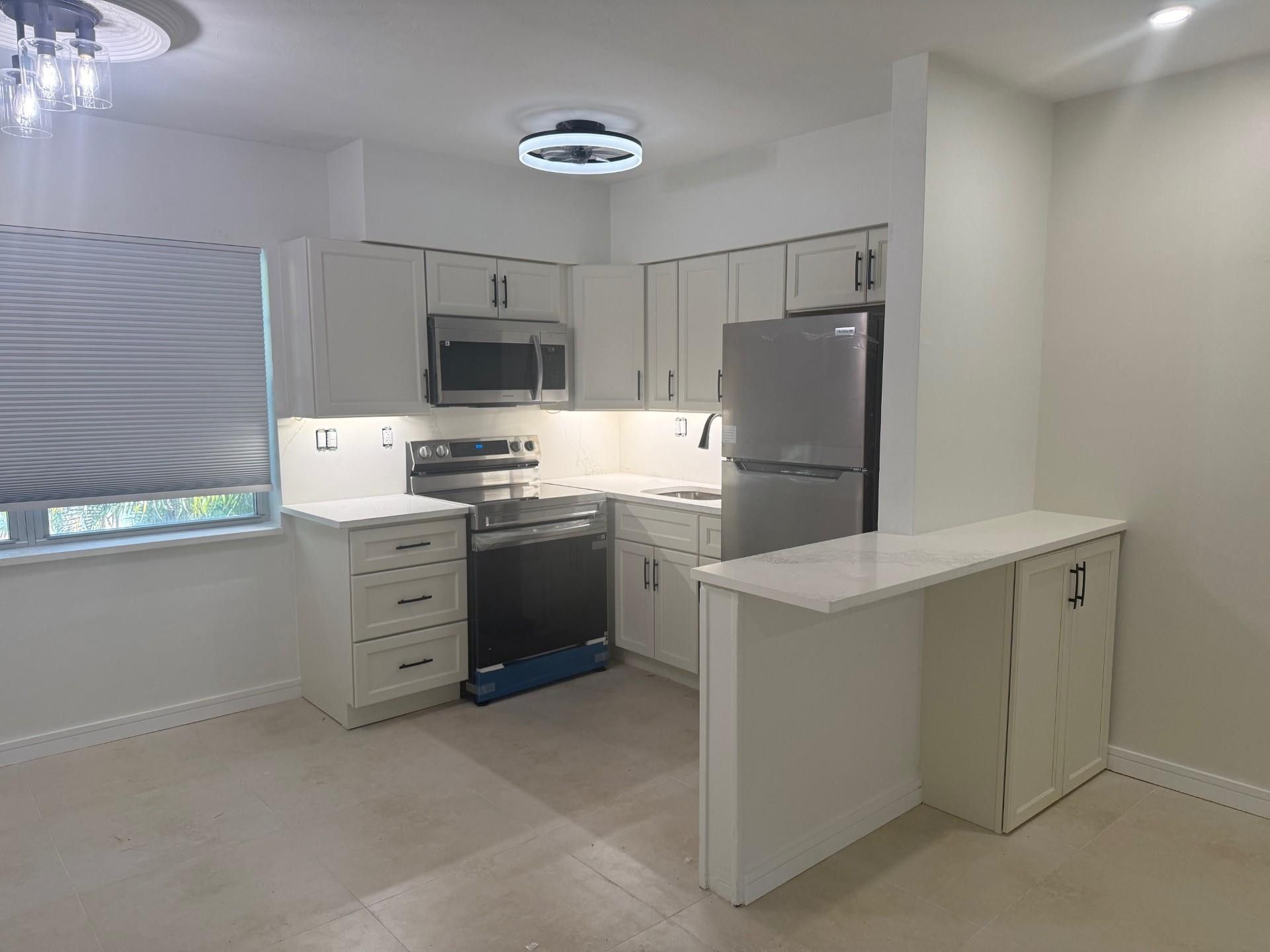 2725 Middle River Drive, Unit 11, Fort Lauderdale, FL 33306 Photo