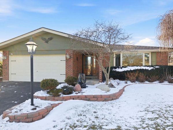 12856 S Brian Place, Palos Park, IL 60464