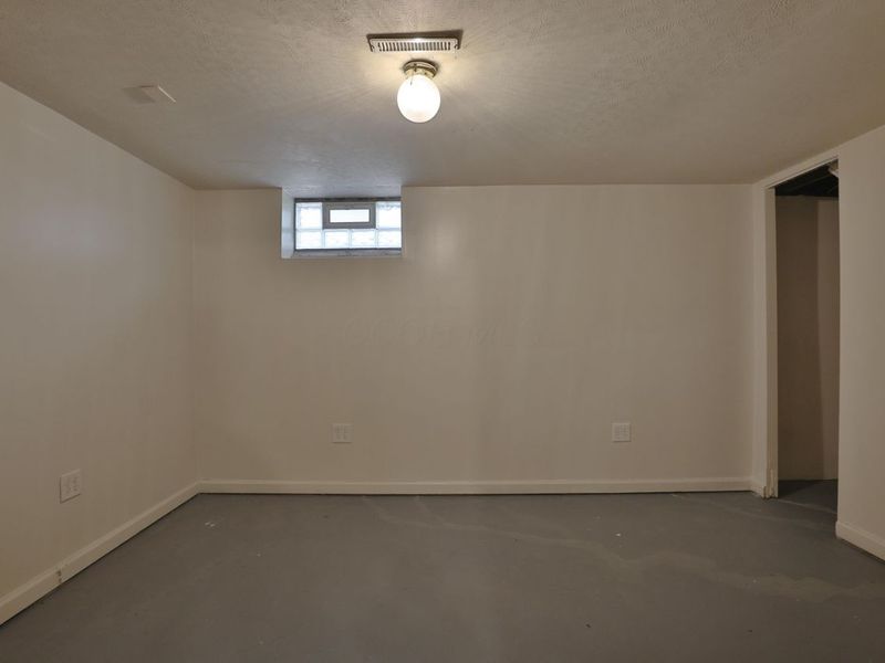 957 E 17th Avenue, Columbus, OH 43211 Photo 23