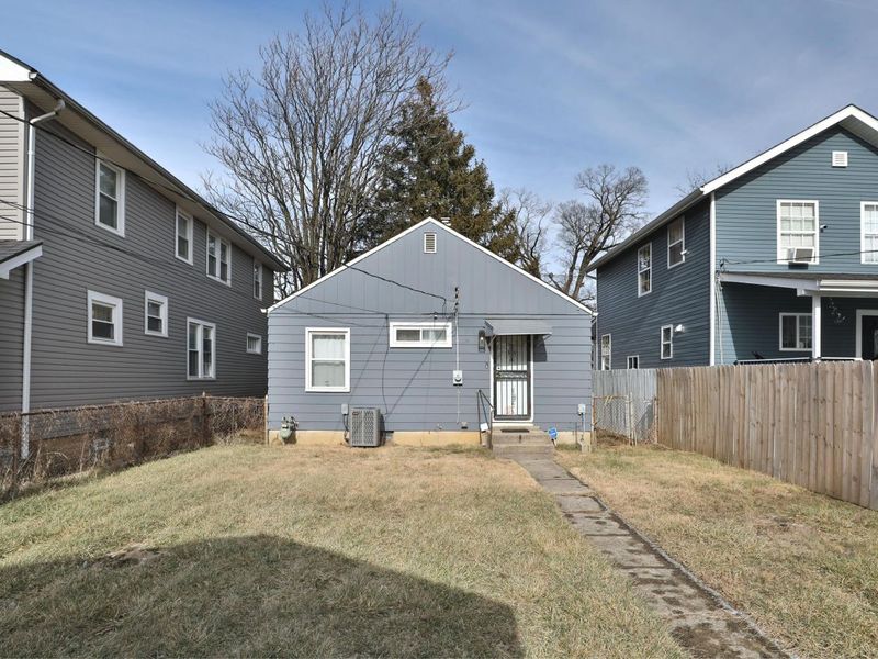 957 E 17th Avenue, Columbus, OH 43211 Photo 28