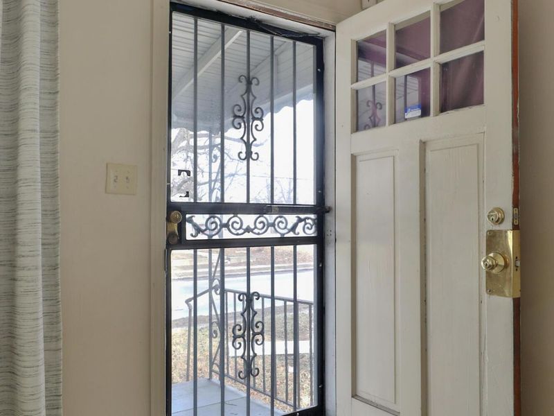 957 E 17th Avenue, Columbus, OH 43211 Photo 3