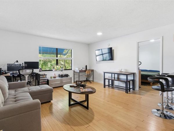 950 NW 11th St , Unit 3B, Miami, FL 33136