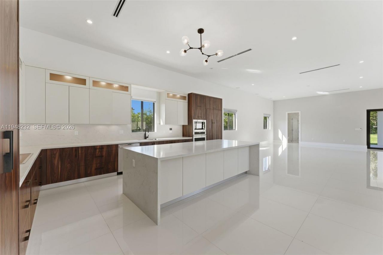 10005 SW 66th St, Miami, FL 33173 Photo