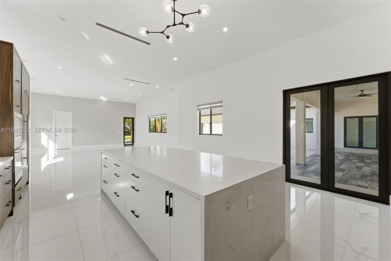 10005 SW 66th St, Miami, FL 33173 Photo