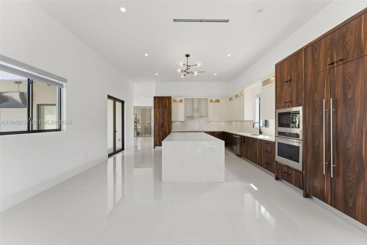 10005 SW 66th St, Miami, FL 33173 Photo