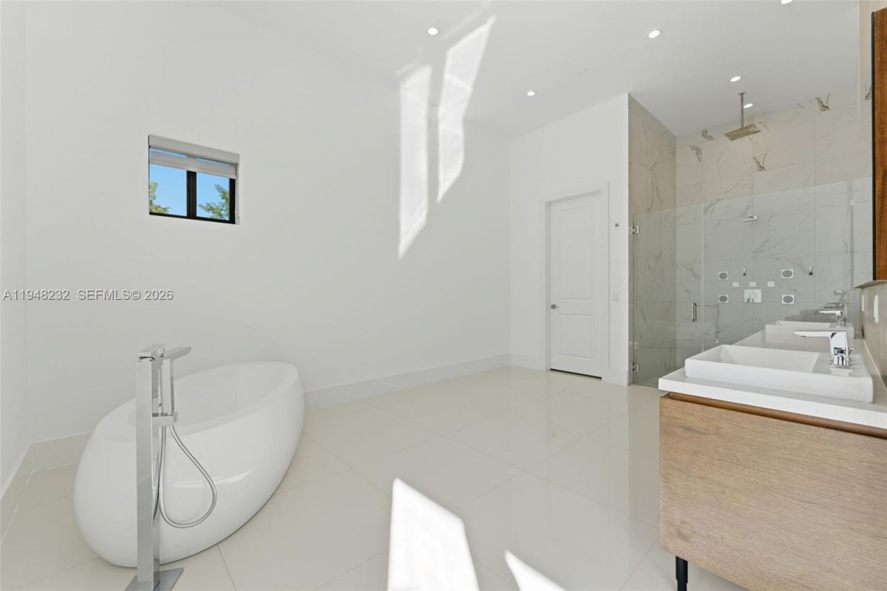 10005 SW 66th St, Miami, FL 33173 Photo