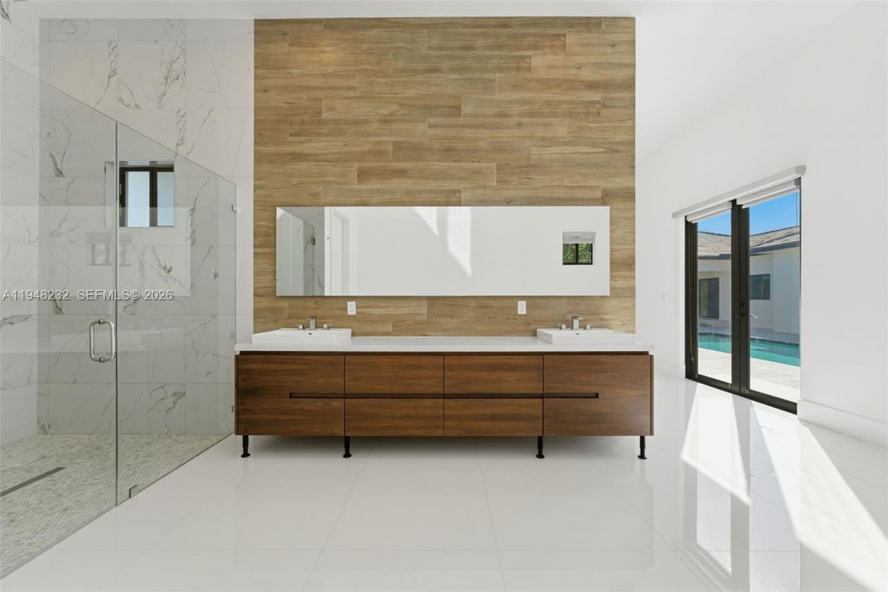 10005 SW 66th St, Miami, FL 33173 Photo