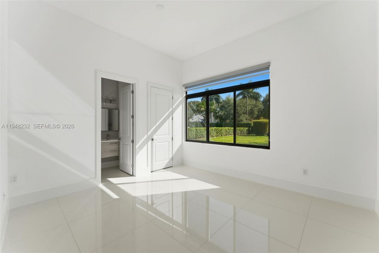 10005 SW 66th St, Miami, FL 33173 Photo