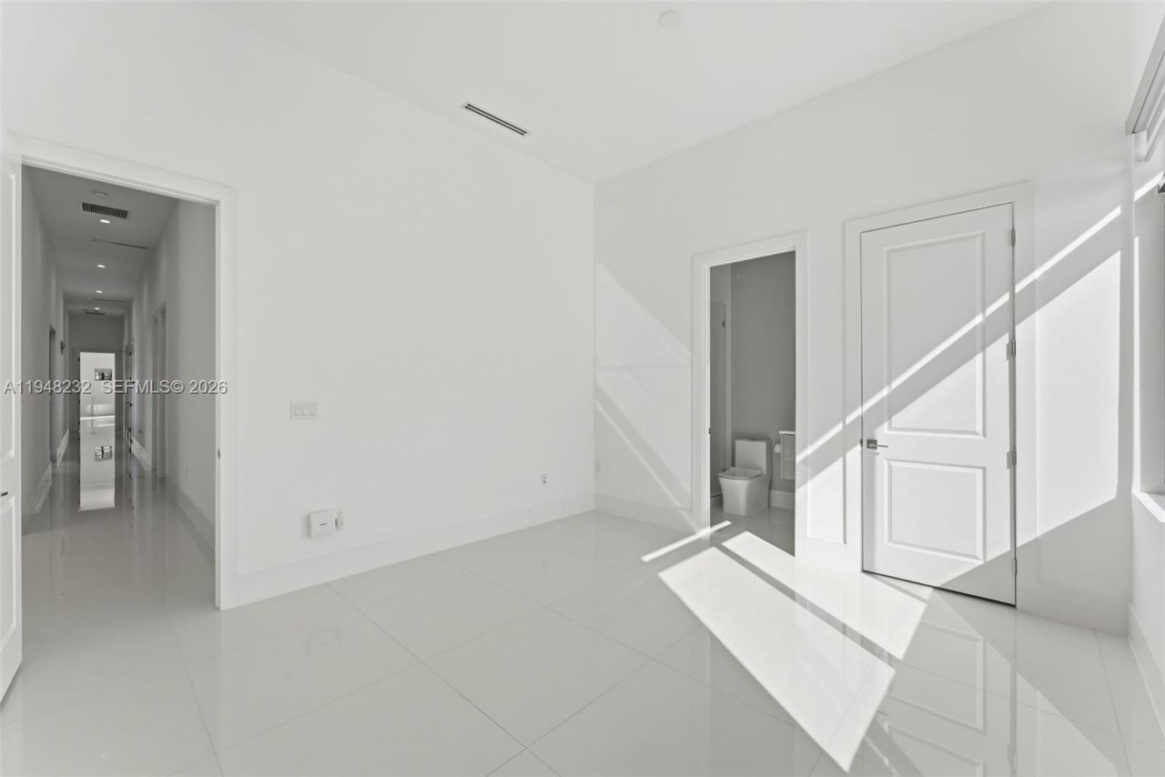 10005 SW 66th St, Miami, FL 33173 Photo