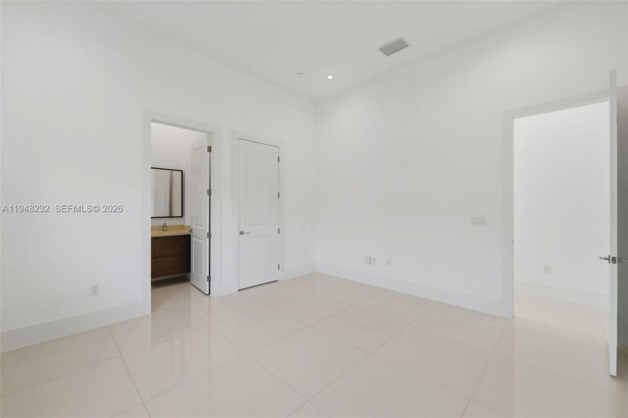 10005 SW 66th St, Miami, FL 33173 Photo