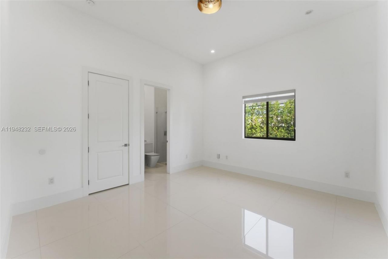 10005 SW 66th St, Miami, FL 33173 Photo