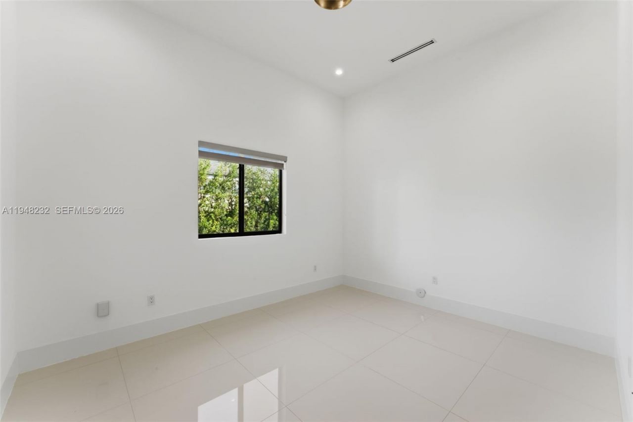 10005 SW 66th St, Miami, FL 33173 Photo