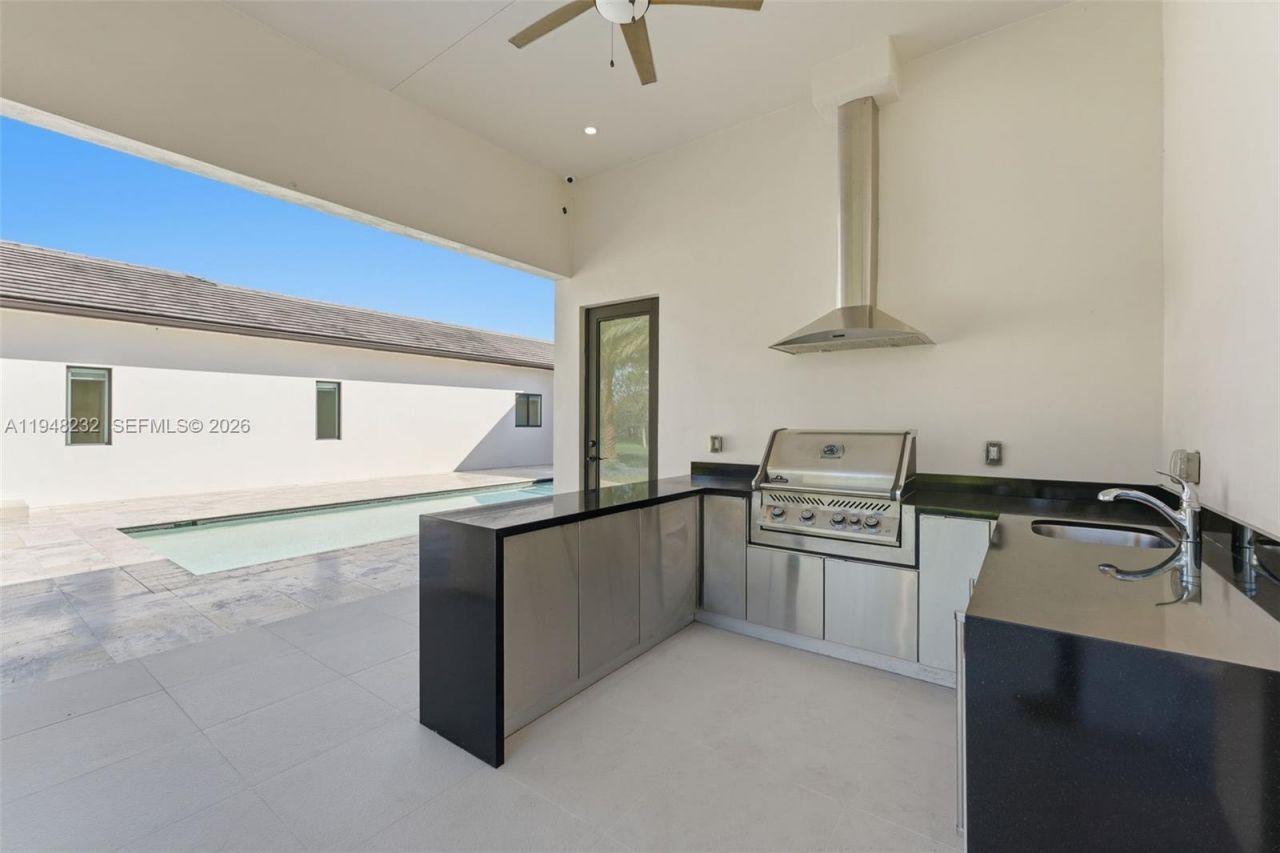 10005 SW 66th St, Miami, FL 33173 Photo