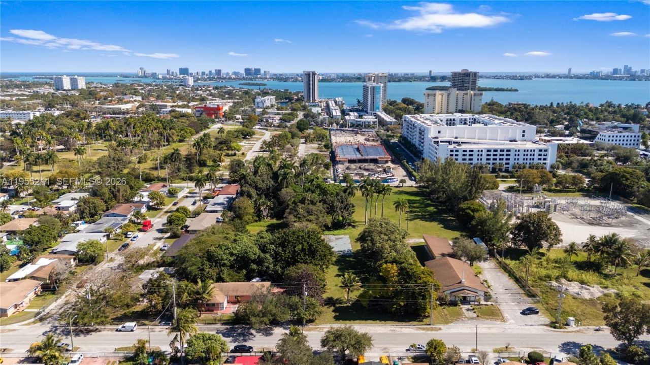 11303 NE 13 Av, Miami, FL 33161 Photo