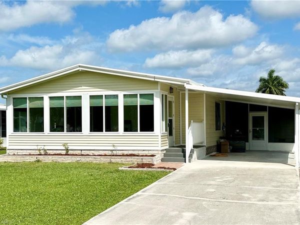 26287 Queen Mary LN, BONITA SPRINGS, FL 34135