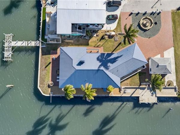 867 Oak ST, FORT MYERS BEACH, FL 33931