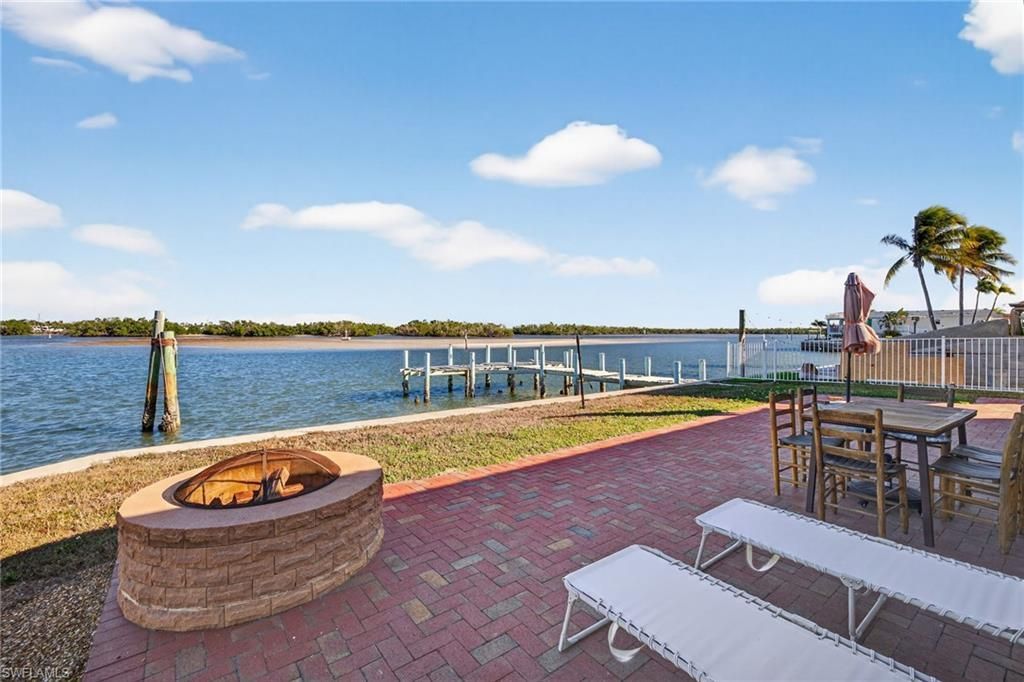 867 Oak St, Fort Myers Beach, FL 33931 Photo