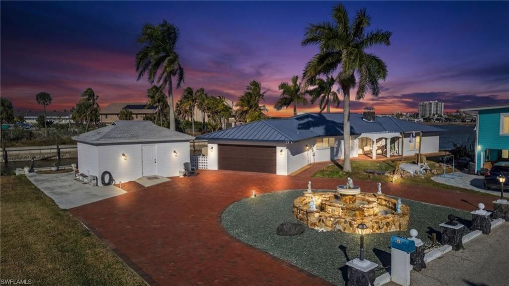 867 Oak St, Fort Myers Beach, FL 33931 Photo