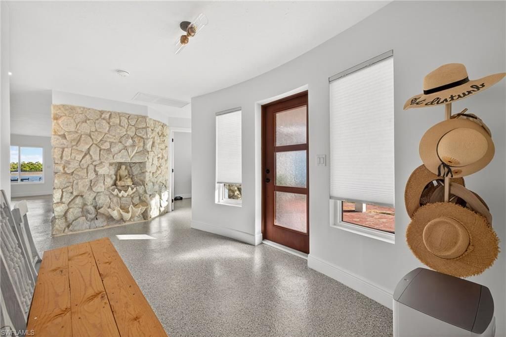 867 Oak St, Fort Myers Beach, FL 33931 Photo