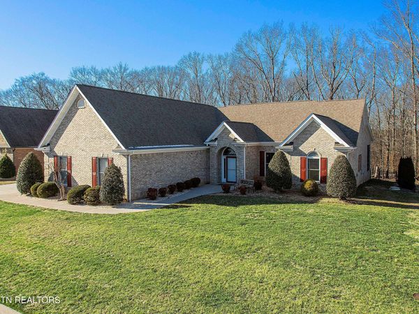 640 Windward Point, Lenoir City, TN 37772
