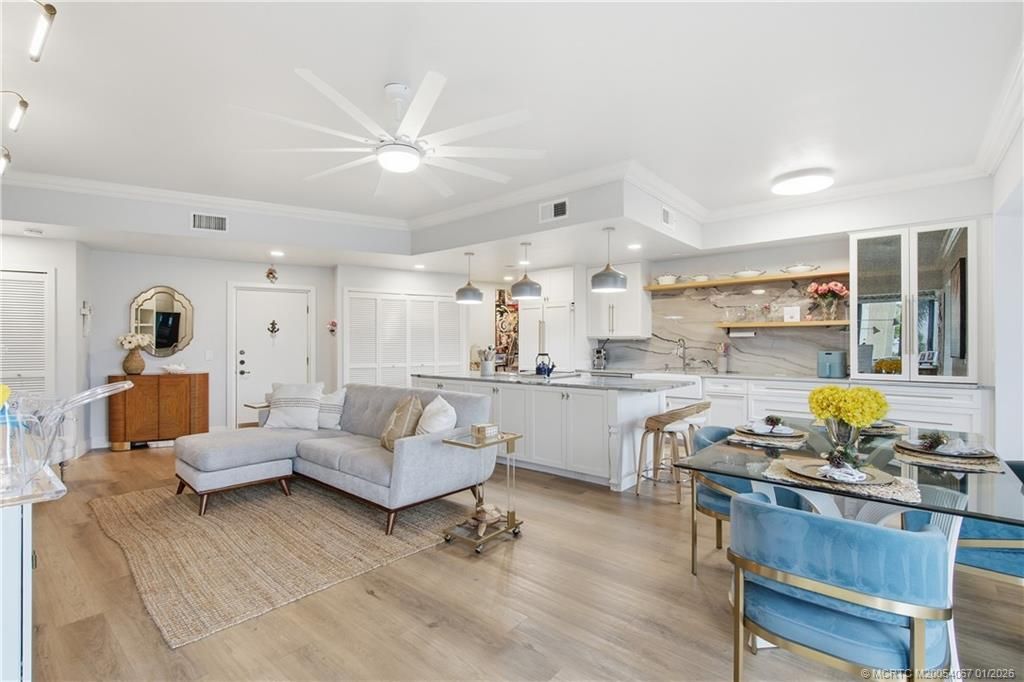 150 SE Four Winds Drive, Unit B208, Stuart, FL 34996 Photo