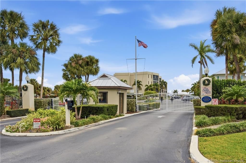 150 SE Four Winds Drive, Unit B208, Stuart, FL 34996 Photo