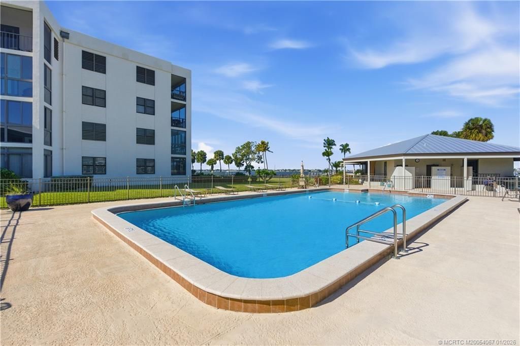 150 SE Four Winds Drive, Unit B208, Stuart, FL 34996 Photo