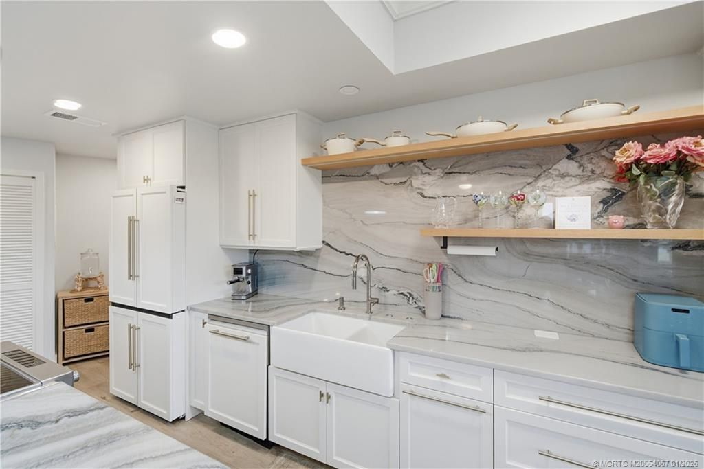 150 SE Four Winds Drive, Unit B208, Stuart, FL 34996 Photo