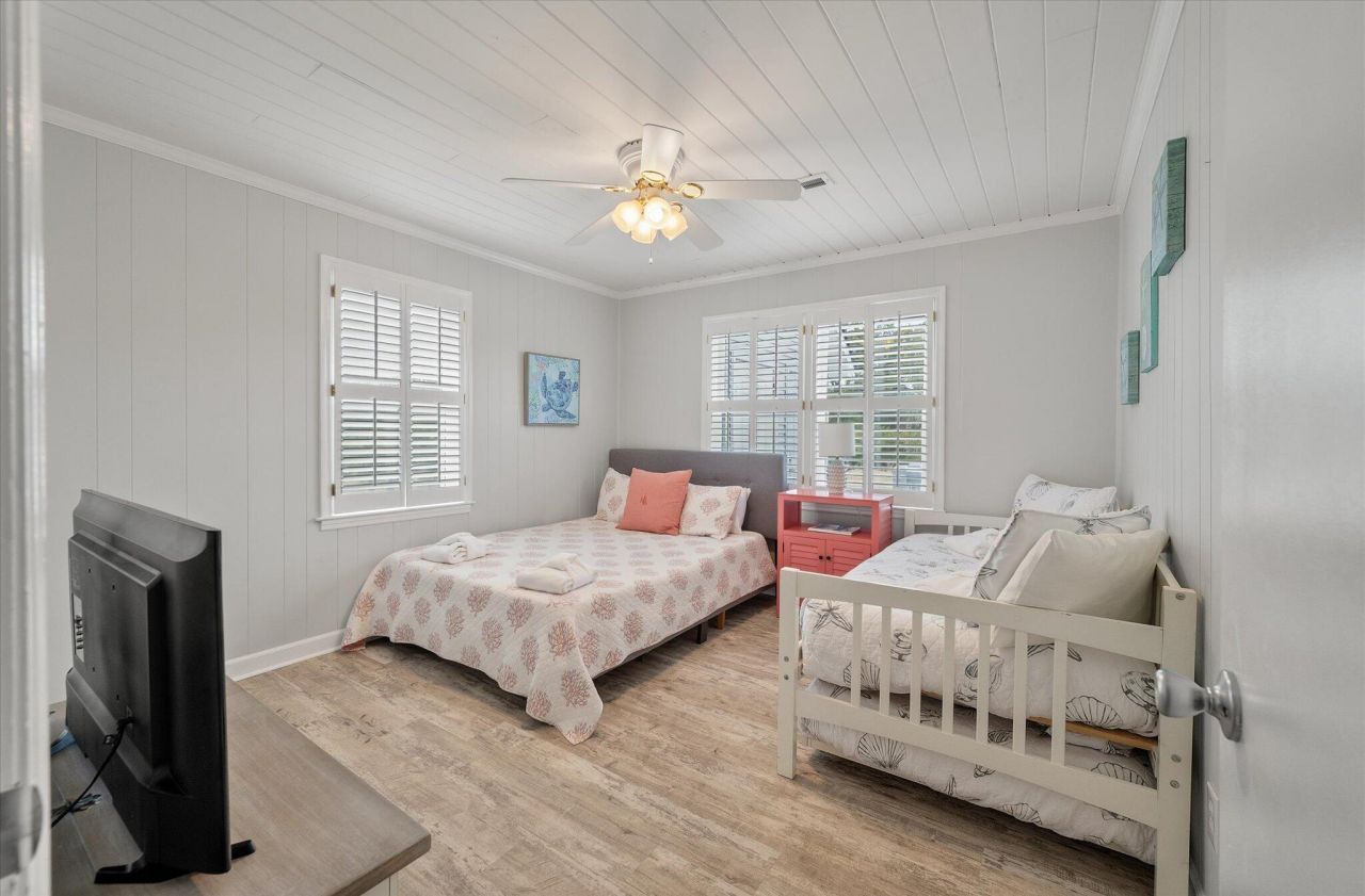 2002 Palmetto Boulevard Photo 33