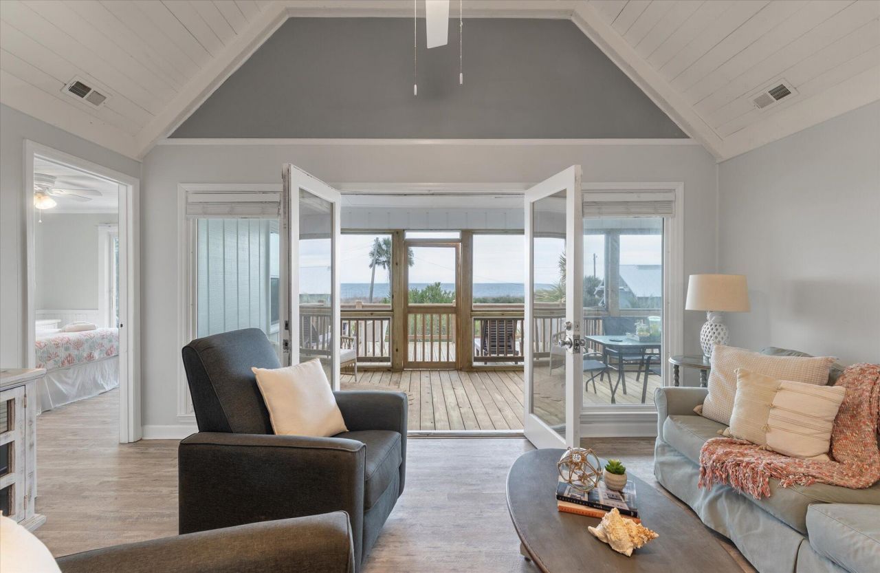 2002 Palmetto Boulevard Photo 7