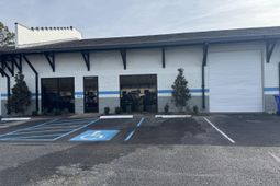 492 La Mesa Road photo 4