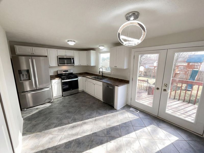 4459 Amwood Street, Columbus, OH 43228 Photo 2