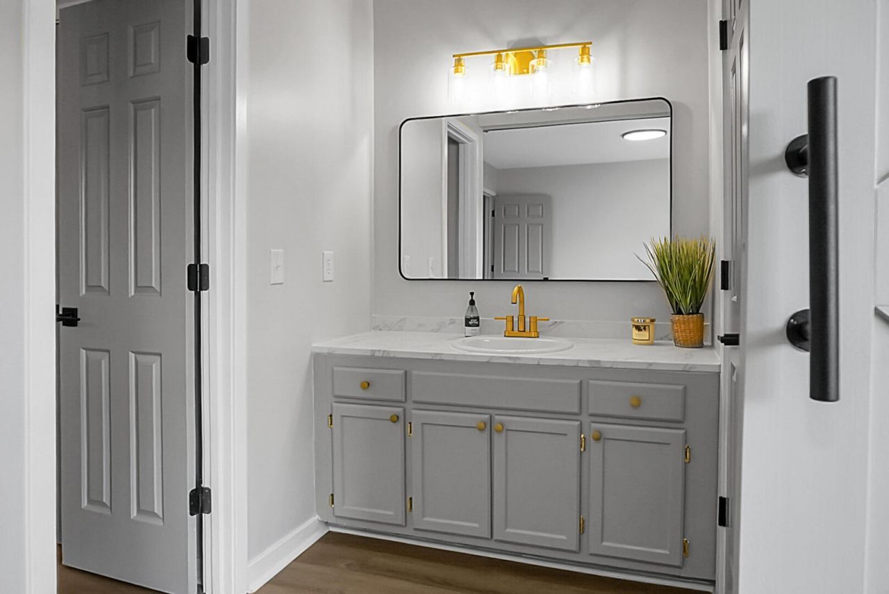 4191 Highgate Court Photo 13