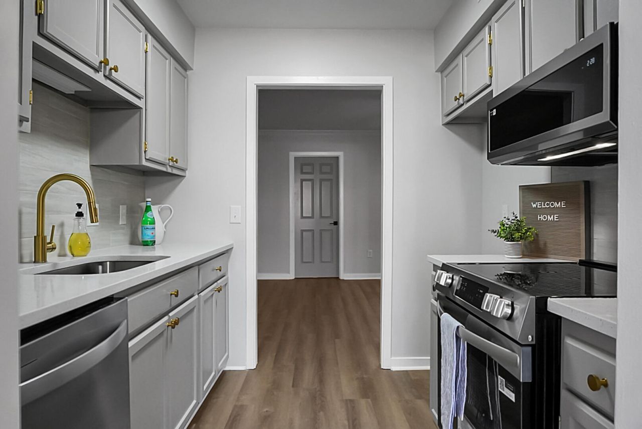 4191 Highgate Court Photo 4