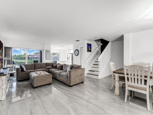 6934 SW 164th Ct, Miami, FL 33193