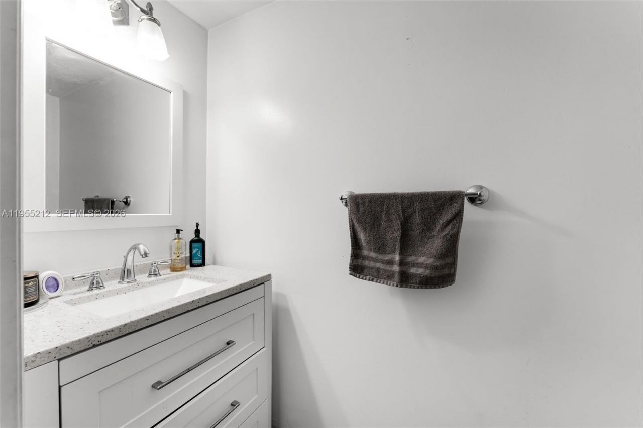 6934 SW 164th Ct, Miami, FL 33193 Photo